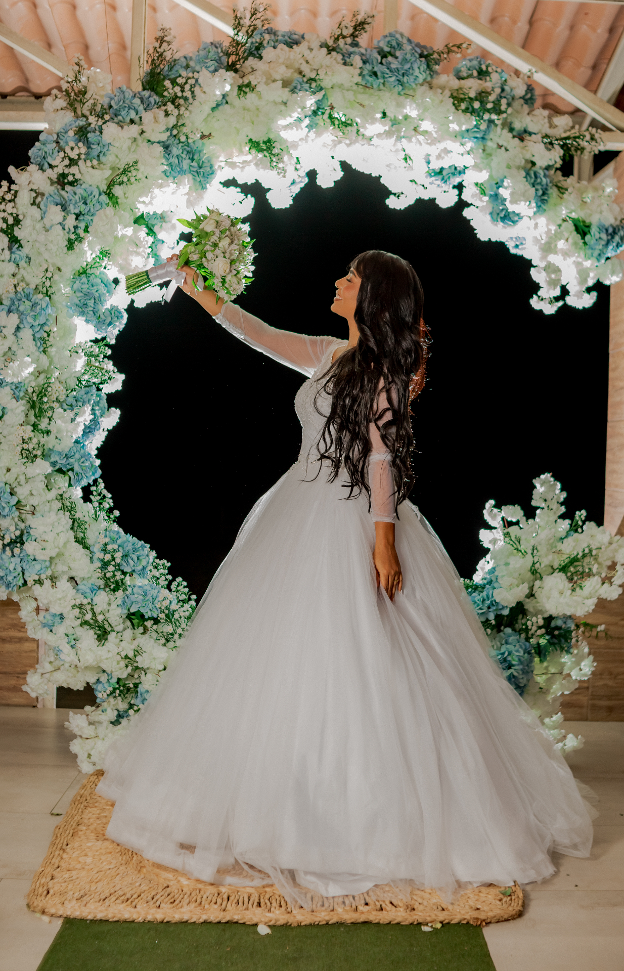 Noiva no Arco Floral